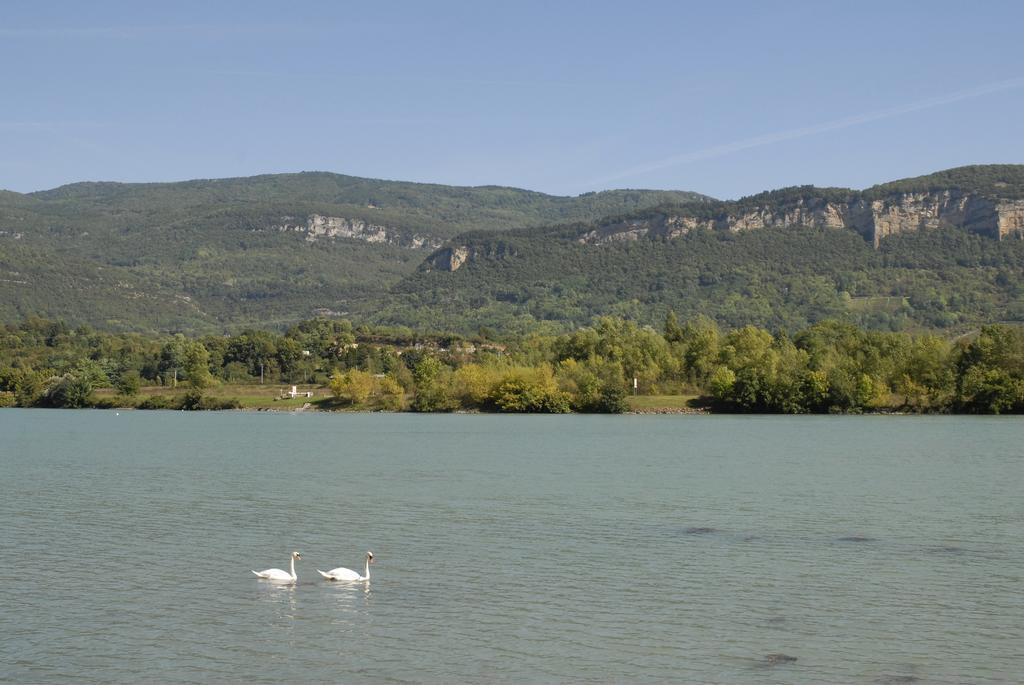 Отель La Source Porcieu-Amblagnieu Экстерьер фото